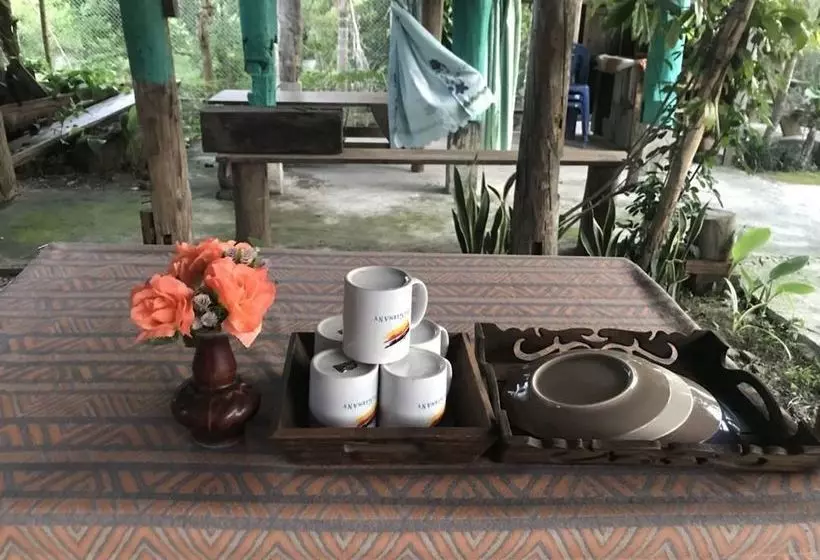 هاستل Chiangdao Wood House Homestay