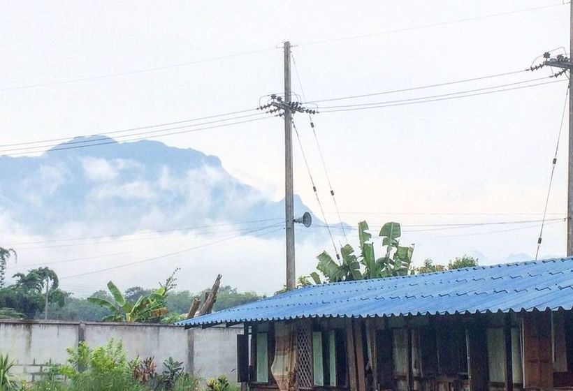 فندق صغير Chiangdao Wood House Homestay