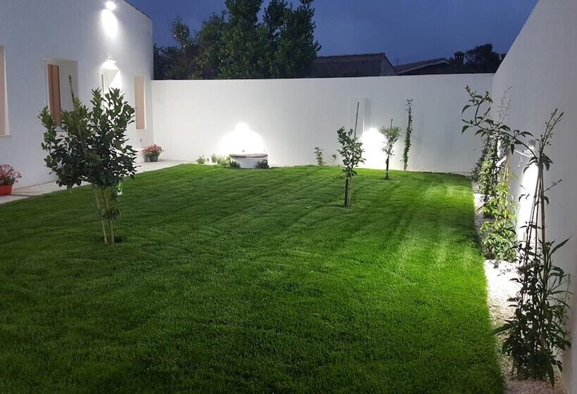 ベッドアンドブレックファースト B. Sinis