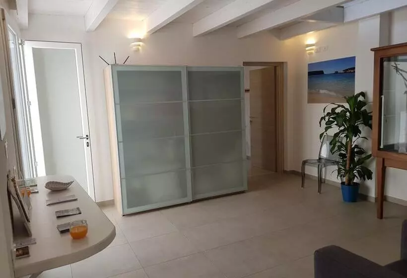 ベッドアンドブレックファースト B. Sinis