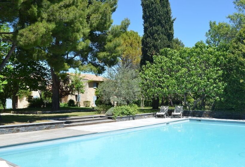 تختخواب و صبحانه Campagne Chastel