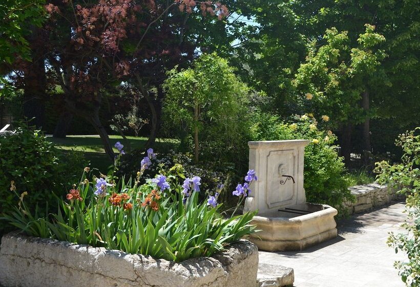 تختخواب و صبحانه Campagne Chastel