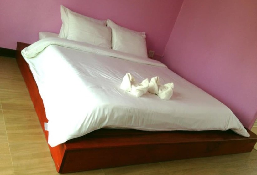 هتل Baanchomjan @ Suanphung