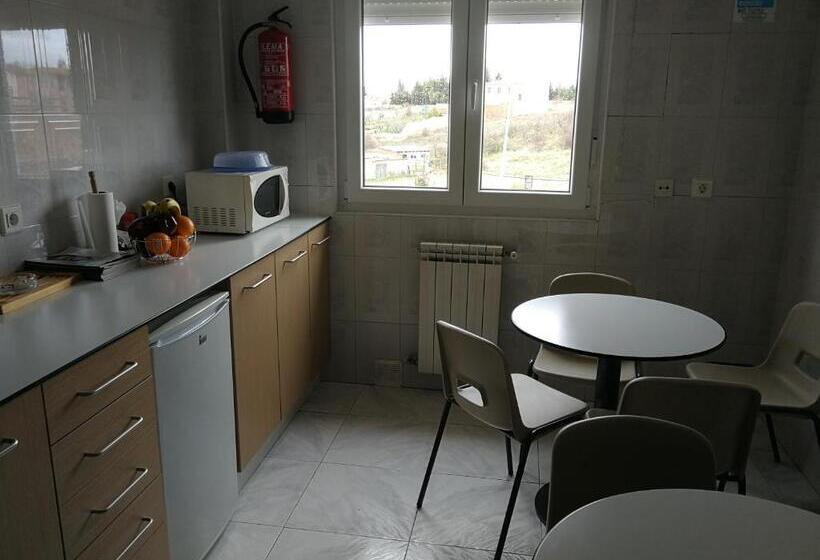 호텔 Hostal Cerecedo