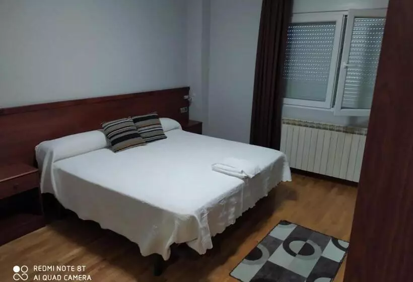 ホテル Hostal Cerecedo