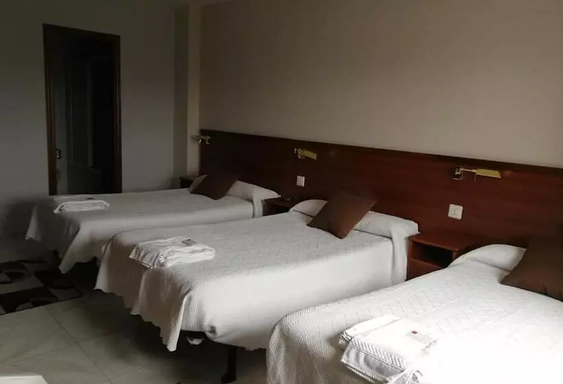 ホテル Hostal Cerecedo