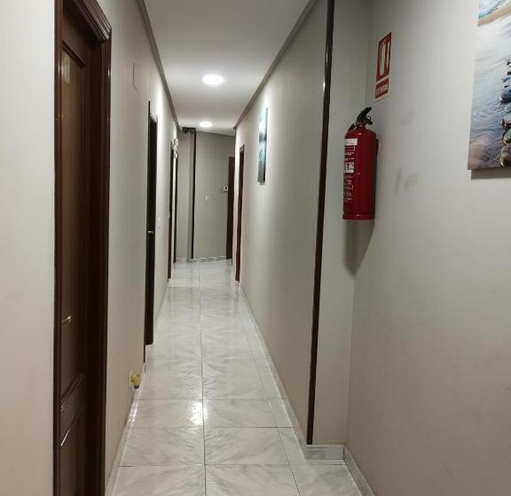 호텔 Hostal Cerecedo