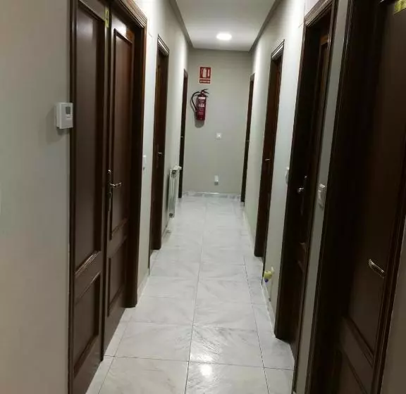 ホテル Hostal Cerecedo