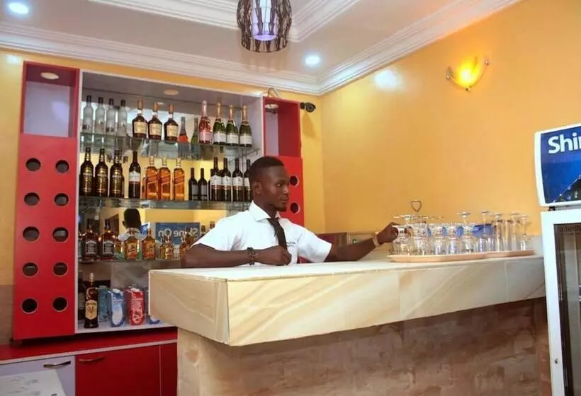 Mayoral Hotel & Suite