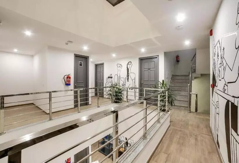 ホテル Townhouse Unitech Cyber Park Gurgaon Near Omaxe Celebration Mall