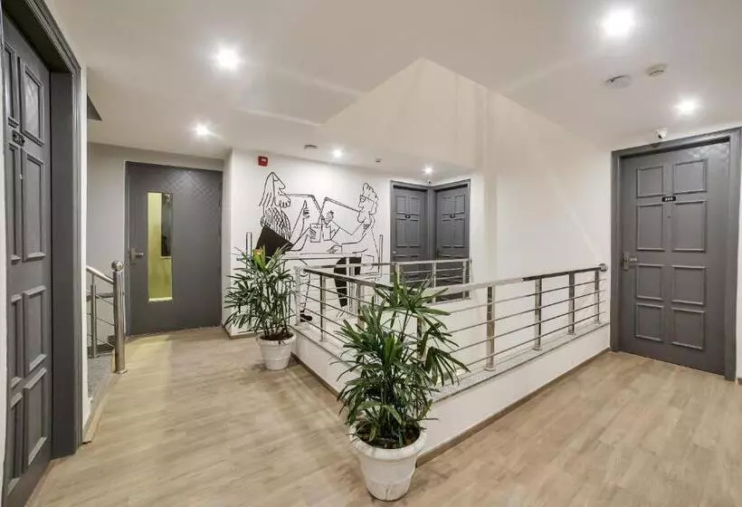 ホテル Townhouse Unitech Cyber Park Gurgaon Near Omaxe Celebration Mall