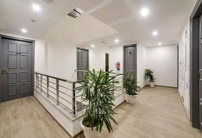 ホテル Townhouse Unitech Cyber Park Gurgaon Near Omaxe Celebration Mall