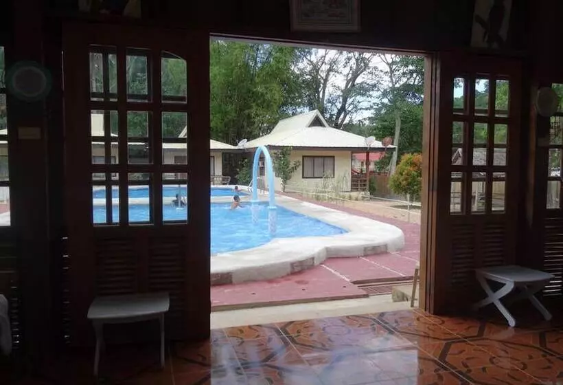 ホテル Tay Lelong's Pension House