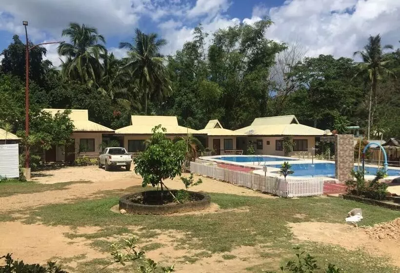 ホテル Tay Lelong's Pension House