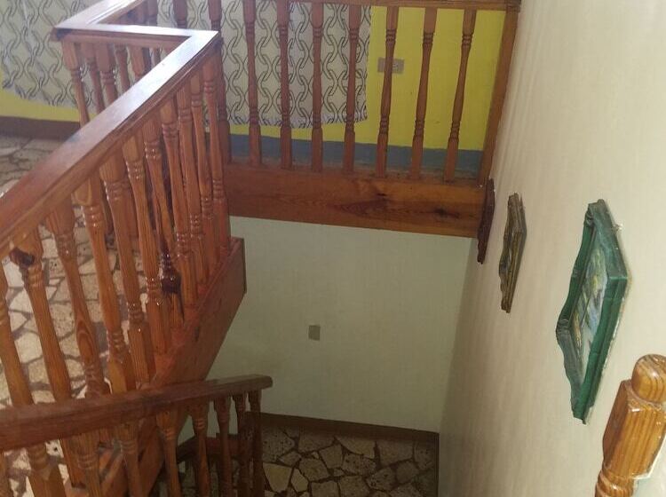 پانسیون Cozy Family Inn