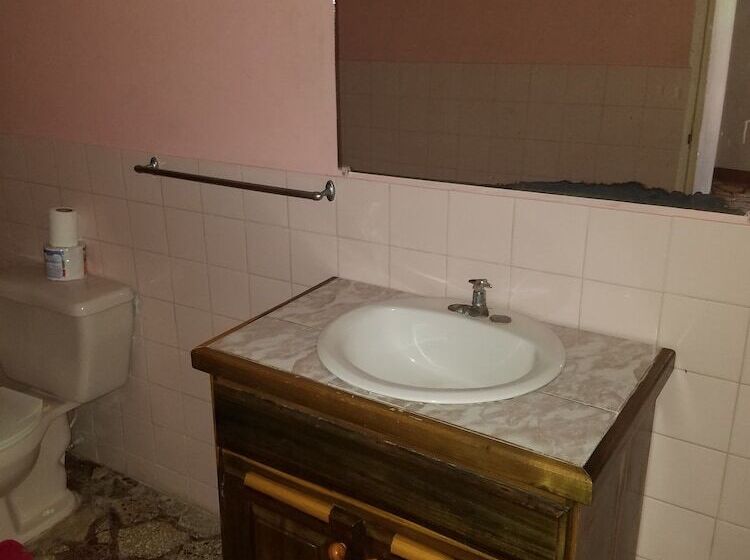 پانسیون Cozy Family Inn