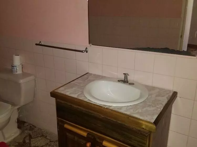 پانسیون Cozy Family Inn