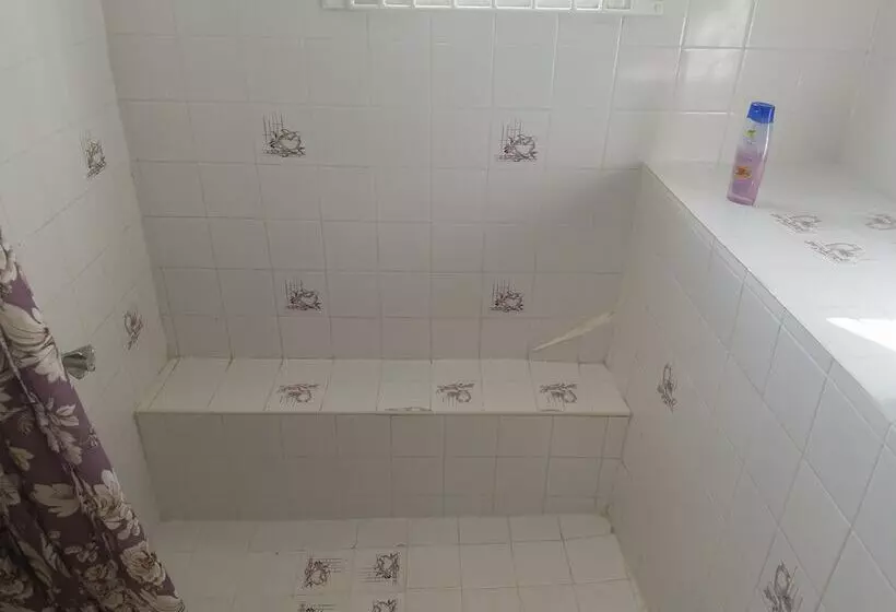 پانسیون Cozy Family Inn