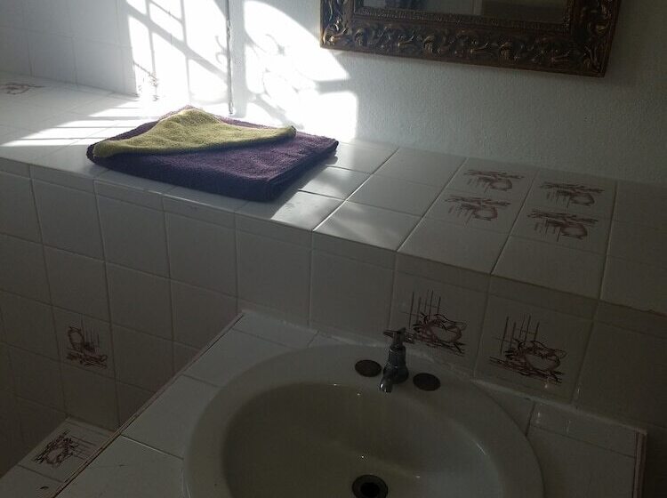 پانسیون Cozy Family Inn