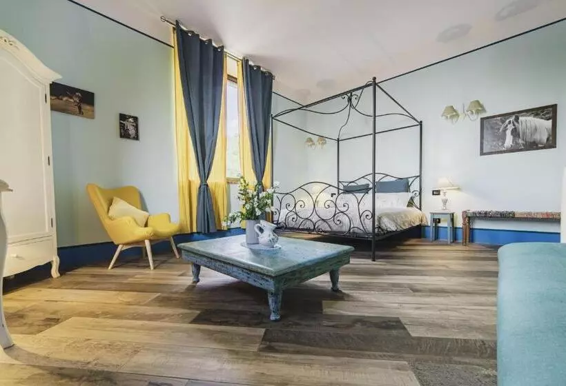 Podere Val D Orcia  Tuscany Equestrian