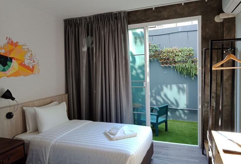 旅馆 Lana Beds & Space