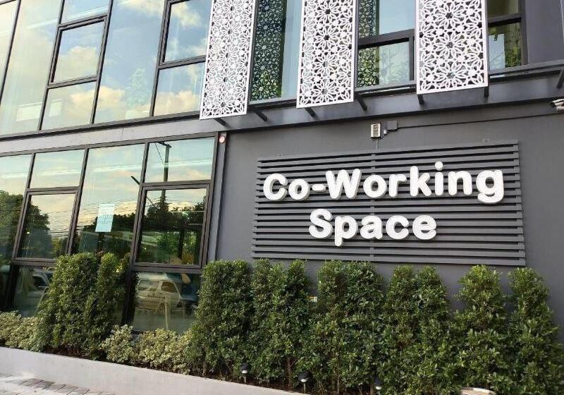 فندق صغير Lana Beds & Space