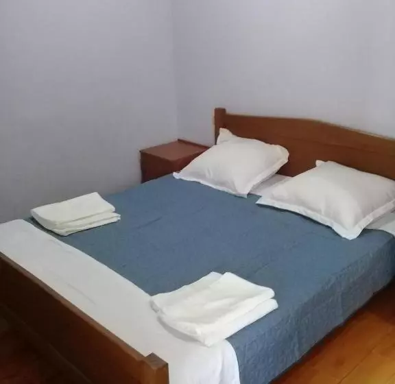 تختخواب و صبحانه Elmira