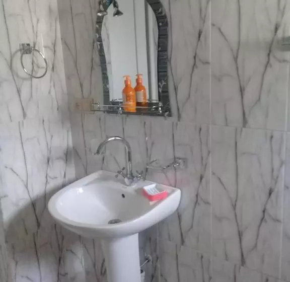 تختخواب و صبحانه Elmira