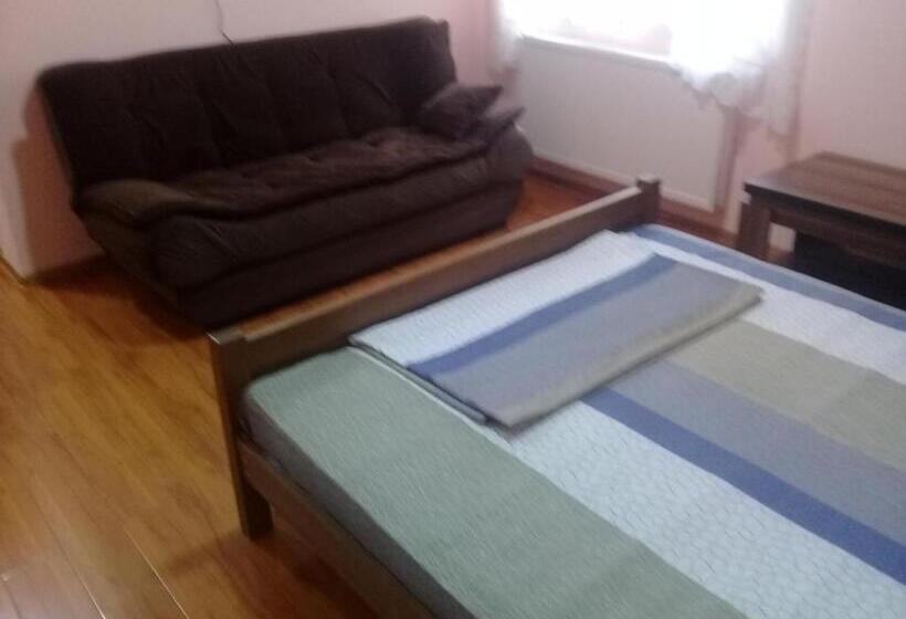 تختخواب و صبحانه Elmira