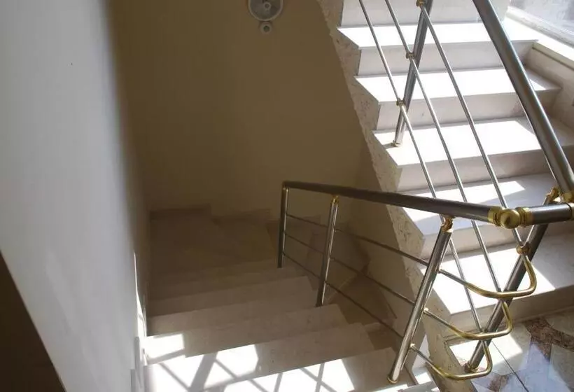 تختخواب و صبحانه Elmira