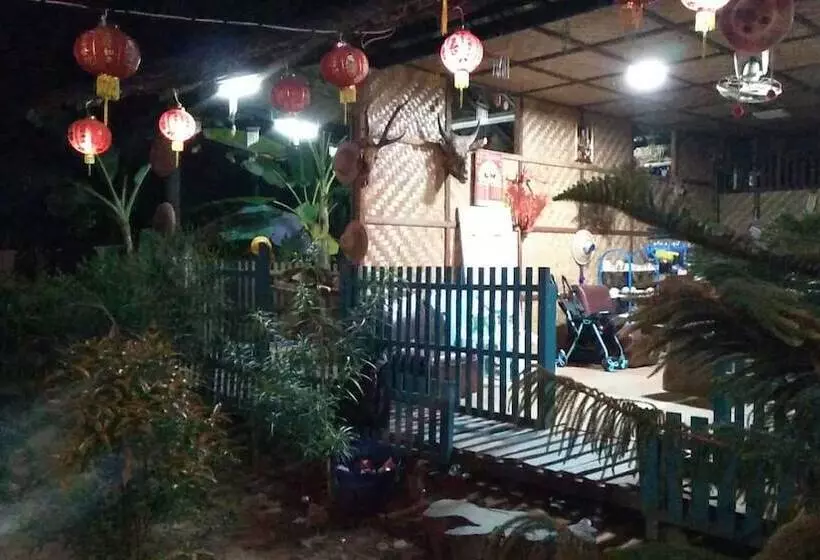 تختخواب و صبحانه Warm Home