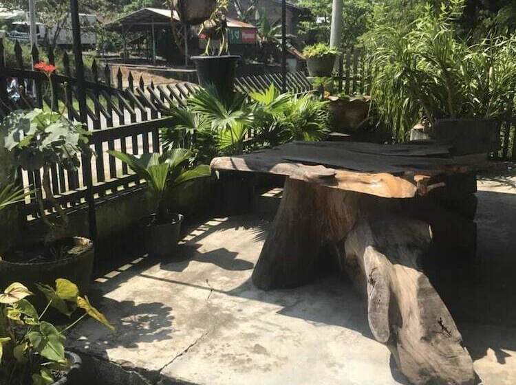 تختخواب و صبحانه Warm Home