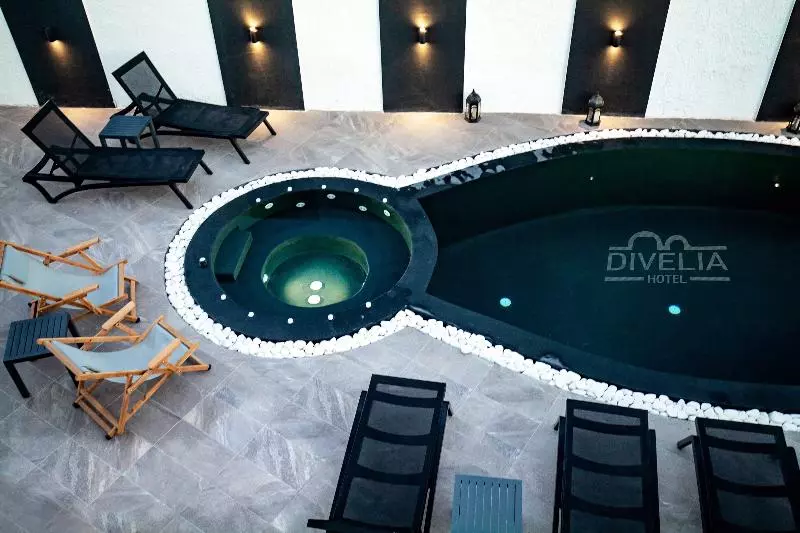 Divelia