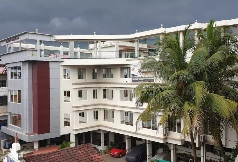 Hotel Amrut Aura