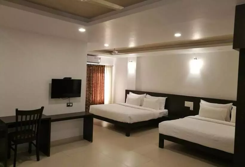 Hotel Amrut Aura