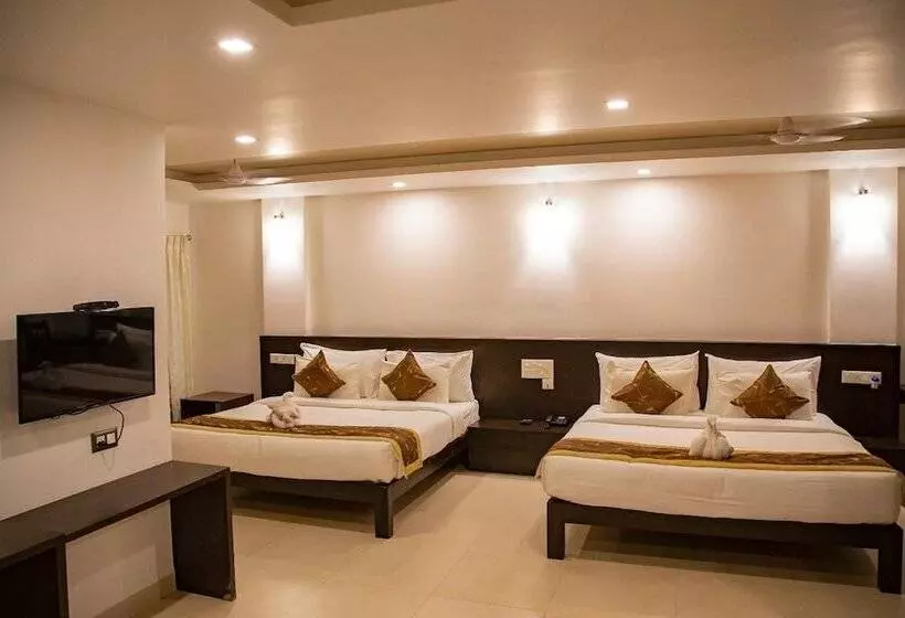 Hotel Amrut Aura