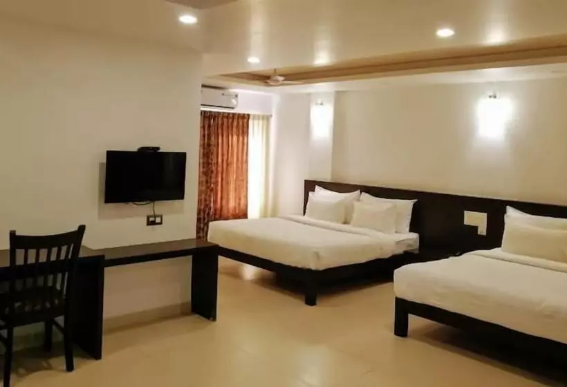Hotel Amrut Aura