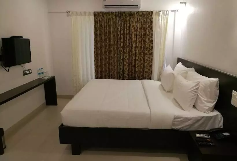 Hotel Amrut Aura