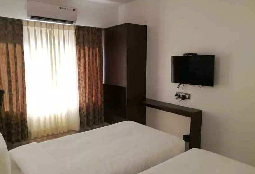 Hotel Amrut Aura