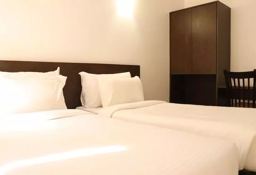 Hotel Amrut Aura