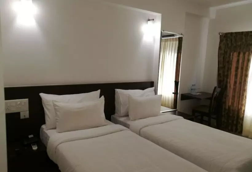 Hotel Amrut Aura