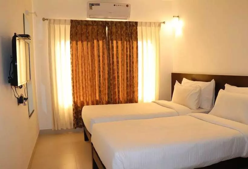 Hotel Amrut Aura