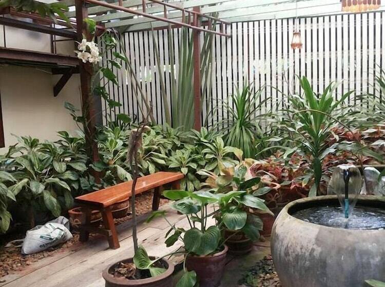 ホテル Baan Kitsada