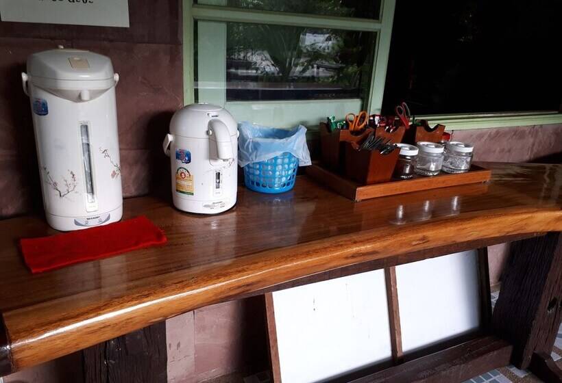 ホテル Baan Kitsada