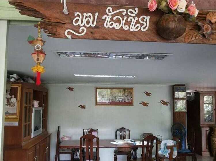 ホテル Baan Kitsada