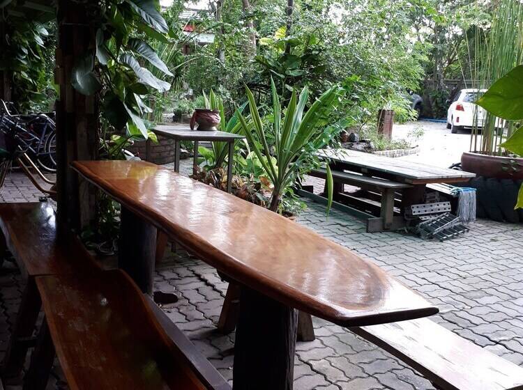 ホテル Baan Kitsada