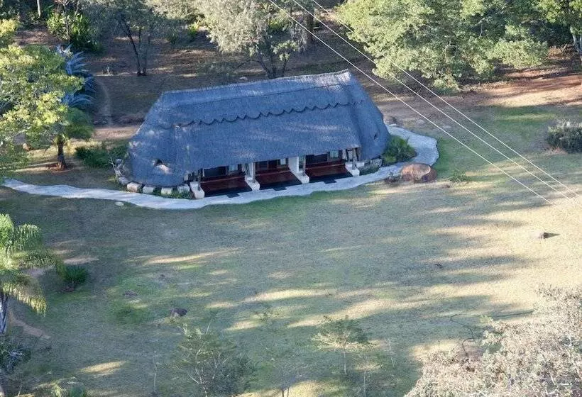 هتل Bushman Rock Safaris