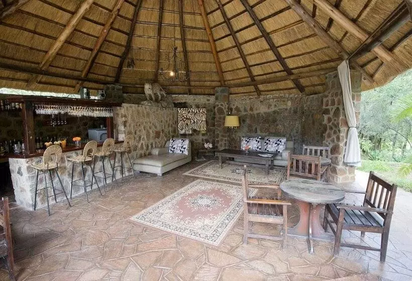 هتل Bushman Rock Safaris