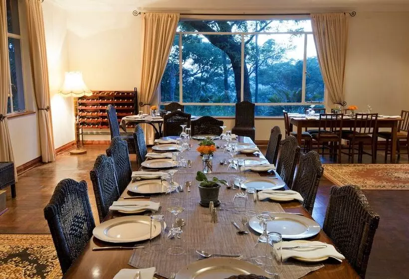 هتل Bushman Rock Safaris