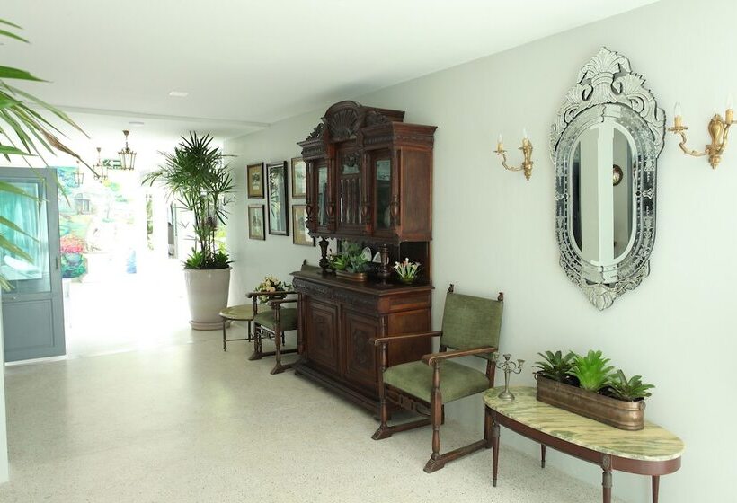 هتل Villa Amphawa